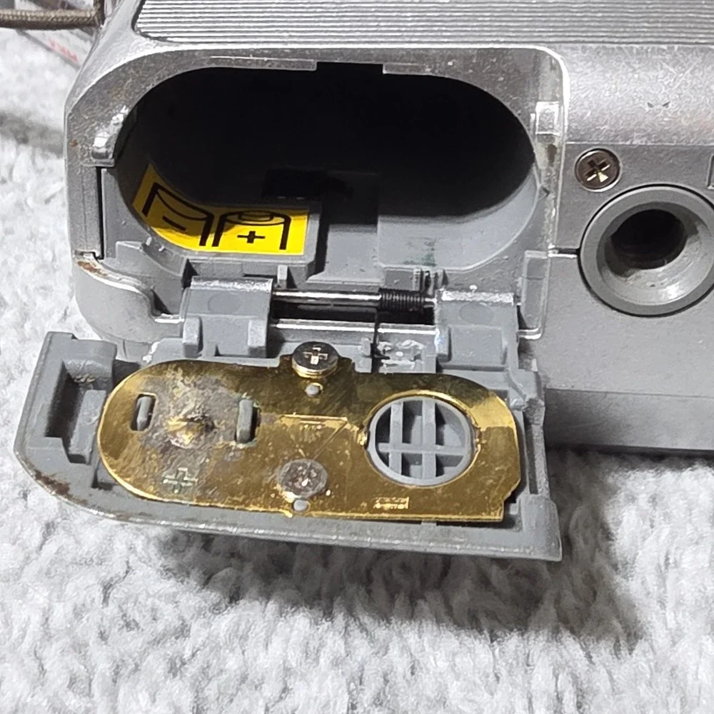 Kodak EasyShare CD40 4.0MP Digital Camera Silver Works